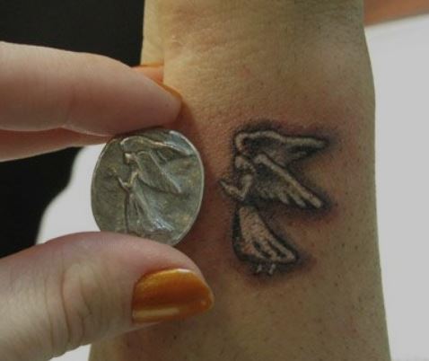 Tatuaggio piccolo angelo
