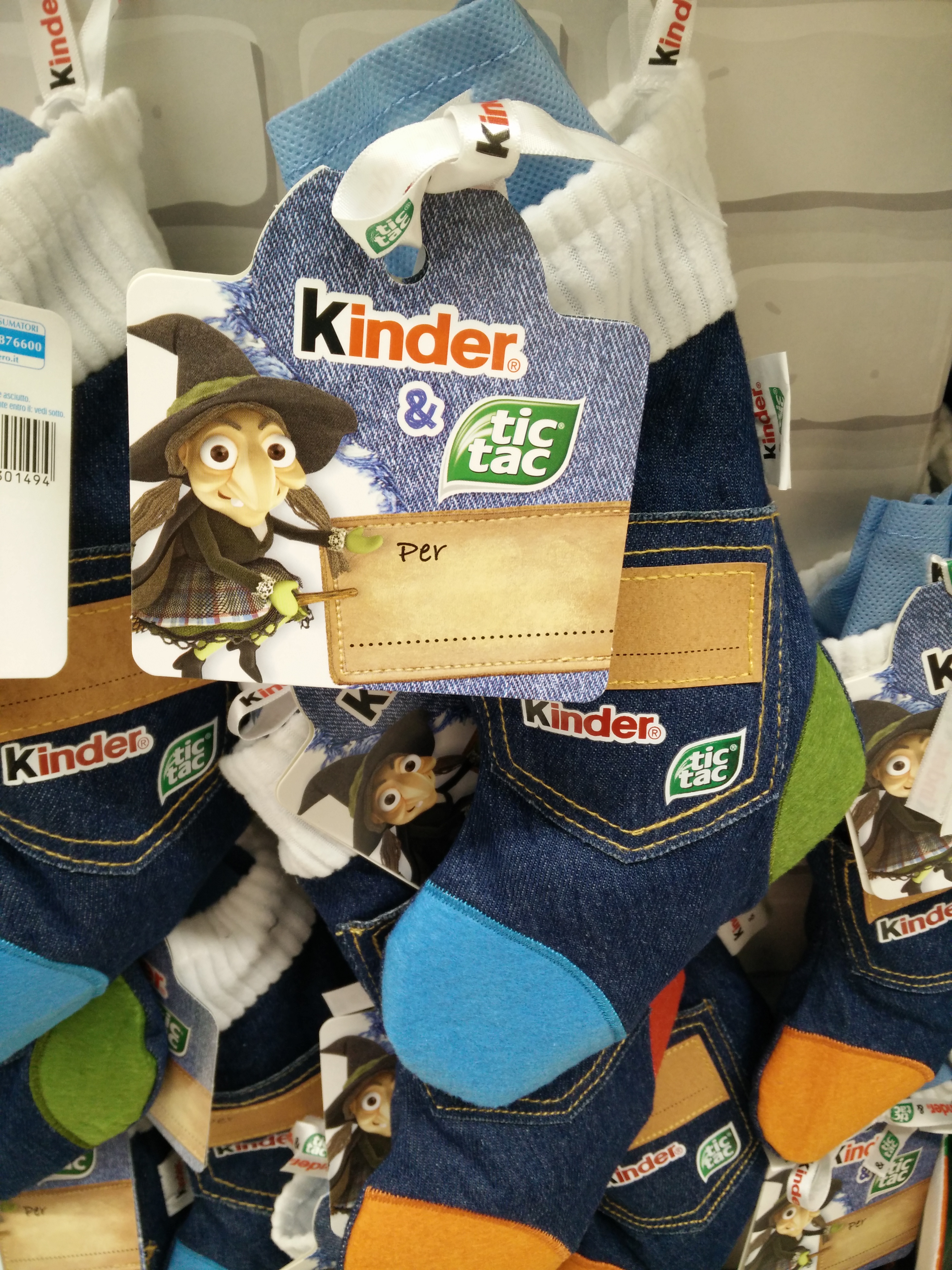 Calze della Befana Kinder in jeans con TIC TAC