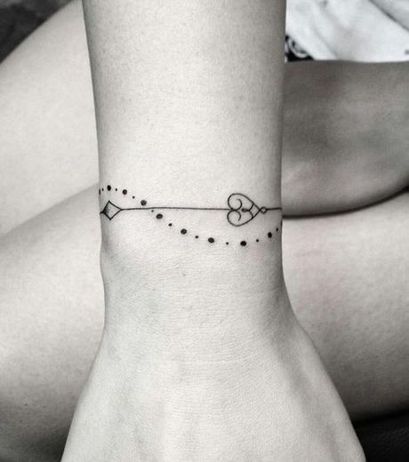 Foto tatuaggio doppio bracciale