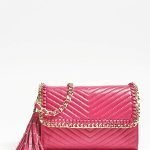 Mini bag in pelle trapuntata Guess estate 2019 prezzo 150 euro