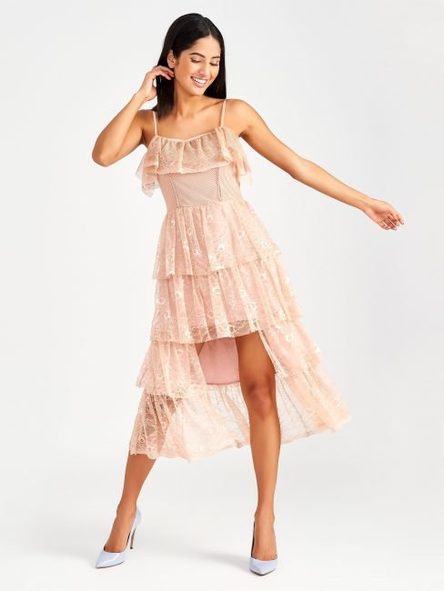 Romantico abito in pizzo rosa con balze Rinascimento estate 2019 Romantico abito in pizzo rosa con balze Rinascimento estate 2019