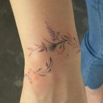 Tatuaggio bracciale di fiori