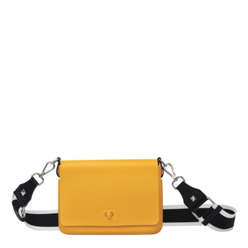 Borsetta O Pocket con nuova pattina e tracolla collezione primavera estate 2019 prezzo 77 euro colore cedro