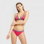 Bikini con reggiseno a triangolo rosa Yamamay estate 2019