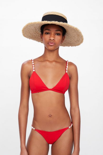 Bikini rosso con conchiglie Zara estate 2019 Bikini rosso con conchiglie Zara estate 2019