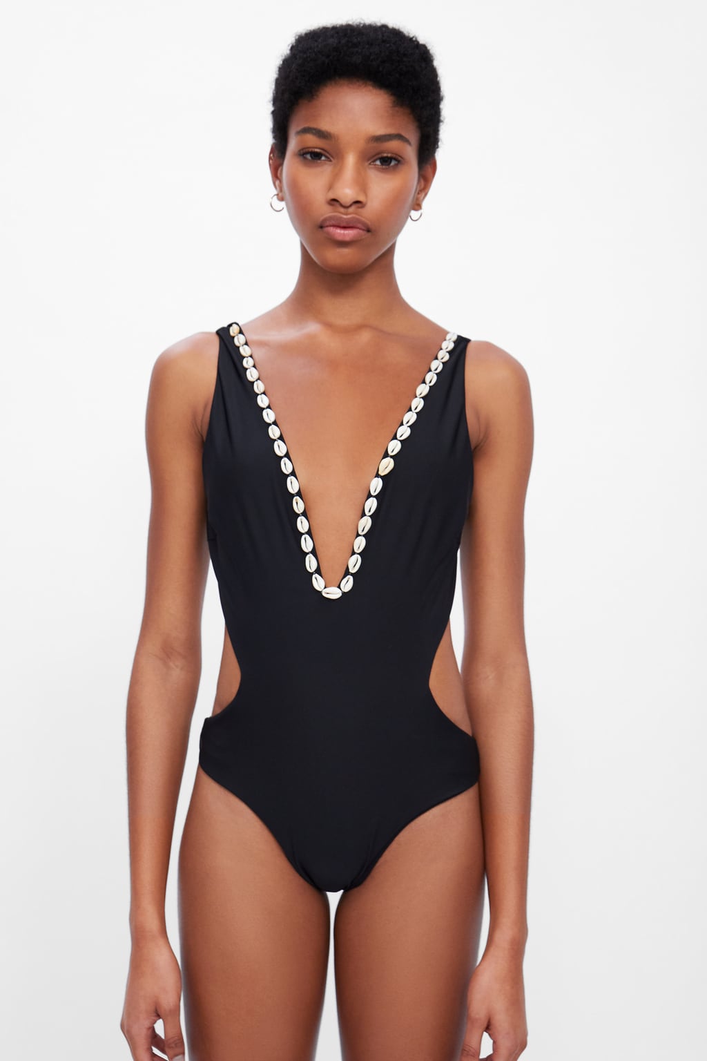 Trikini nero con bordo di conchiglie Zara estate 2019