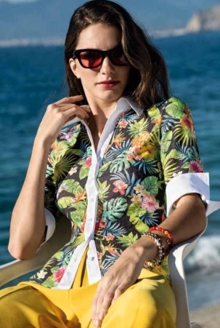 Camicia traforata con maniche al gomito estate 2019 Camicia traforata con maniche al gomito estate 2019