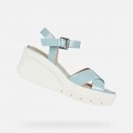 Sandali in vernice con zeppa Geox