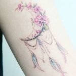 Tatuaggio Acchiappasogni a forma di mezza luna