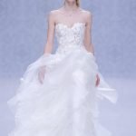 Abito da sposa con gonna a balze e top in pizzo Pignatelli 2020