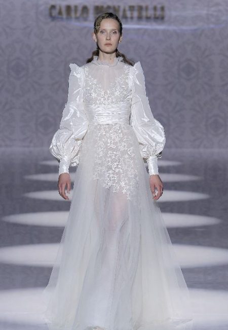 Abito da sposa con maniche lunghe Carlo Pignatelli 2020 Abito da sposa con maniche lunghe Carlo Pignatelli 2020