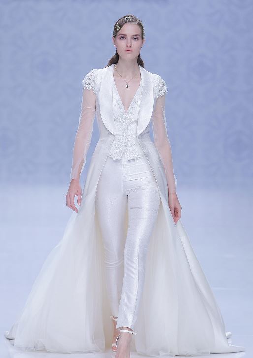 Abito da sposa con pantaloni Carlo Pignatelli 2020 - Lei ... Abito da sposa con pantaloni Carlo Pignatelli 2020 - Lei ...