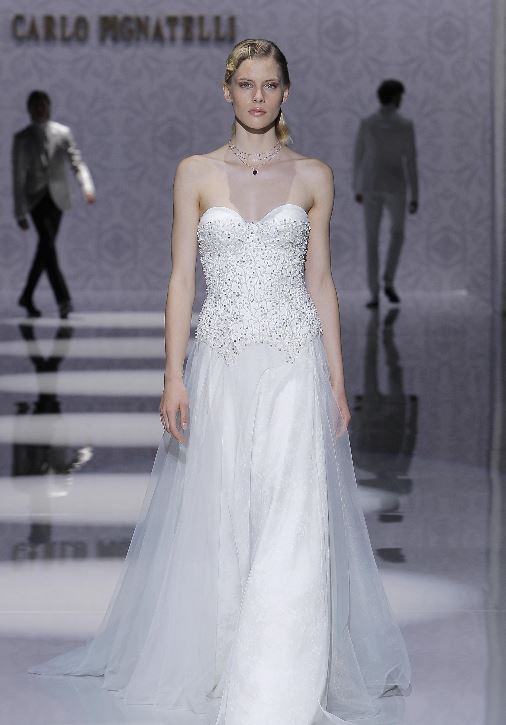 Abito da sposa con scollo a cuore Carlo Pignatelli 2020