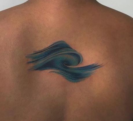 Tatuaggio onda del mare colorata