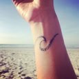 Tatuaggio polinesiano di onda