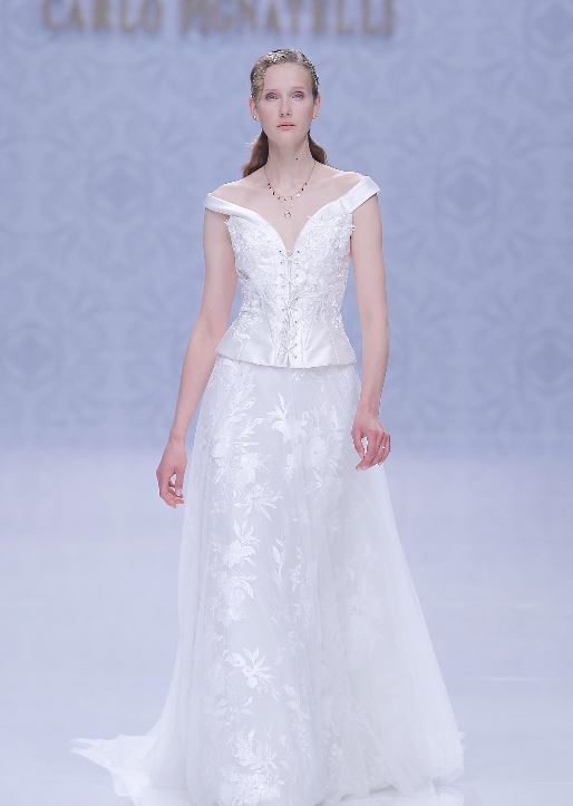 Vestito da sposa con corpetto stringato Carlo Pignatelli 2020