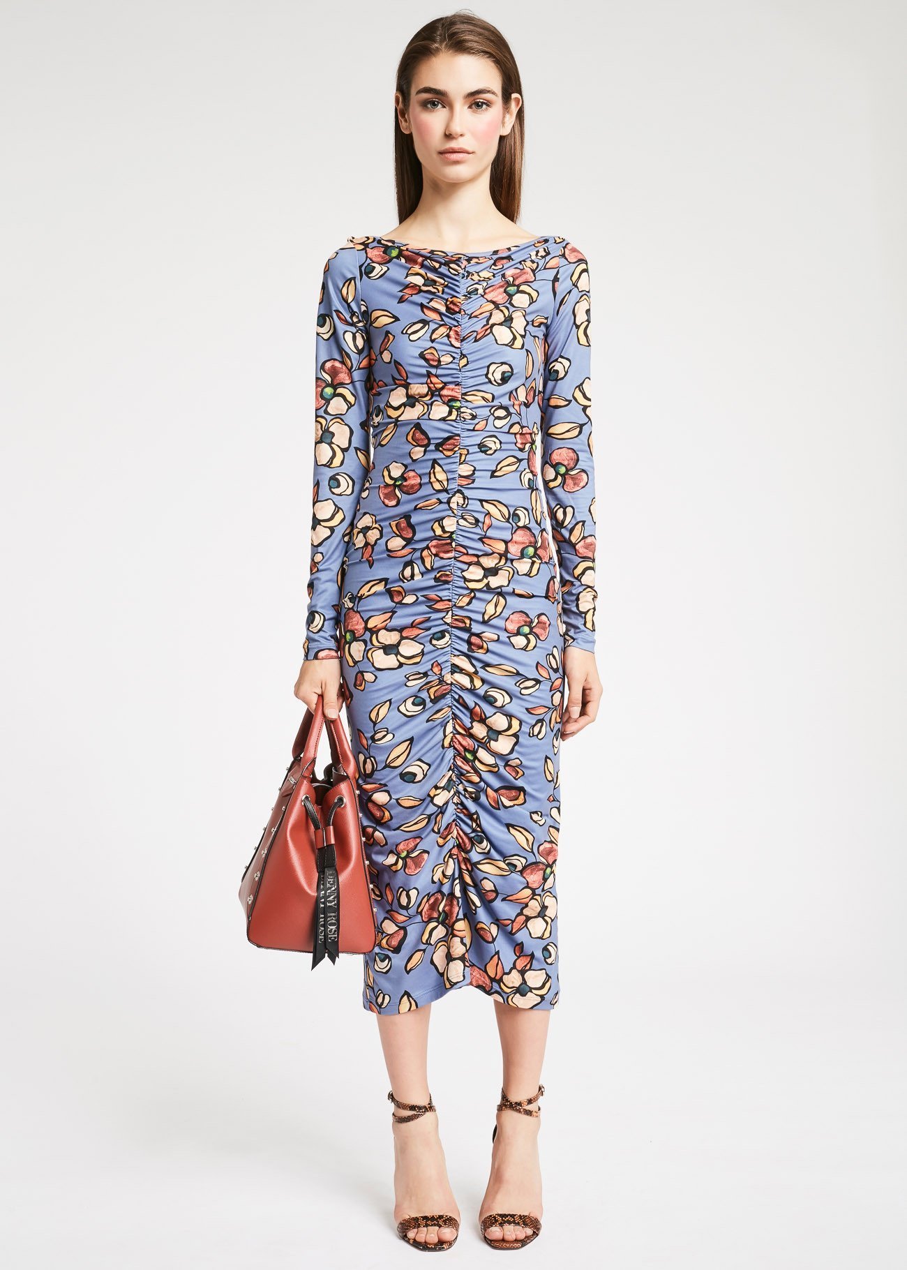 Abito lungo aderente con drappeggio centrale Denny Rose prezzo 119 euro