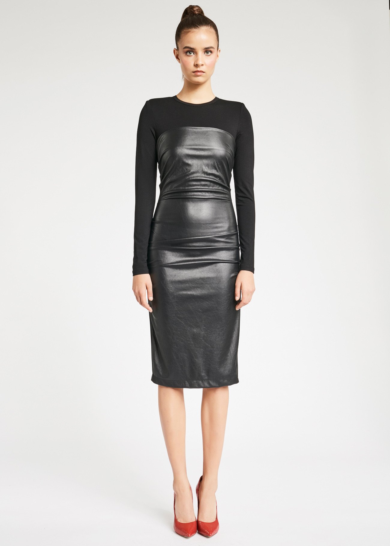 Abito tubino a maniche lunghe effetto pelle inverno 2019 2020 prezzo 129 euro