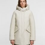 Arctic Parka Woolrich donna inverno 2019 2020 prezzo 650 euro colore white igloo 1