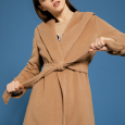 Cappotto corto a vestaglia color cammello prezzo 369 euro modello Alassio
