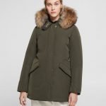 Luxury Arctic Parka Woolrich donna con pelliccia inverno 2019 2020 prezzo 740 euro colore dark green