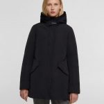 Luxury Arctic Parka Woolrich donna inverno 2019 2020 prezzo 690 euro colore nero
