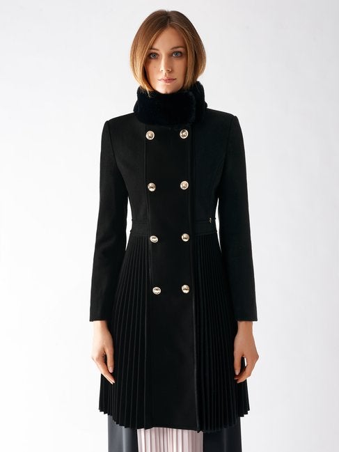 Cappotto con lavorazione plisse Rinascimento prezzo 199 euro