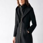 Cappotto sfiancato con cappuccio Rinascimento inverno 2019 2020 prezzo 179 euro