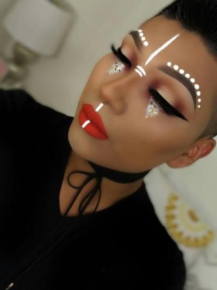 Idea make up viso in stile Coachella per Carnevale