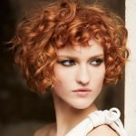 Taglio capelli ricci medio corto