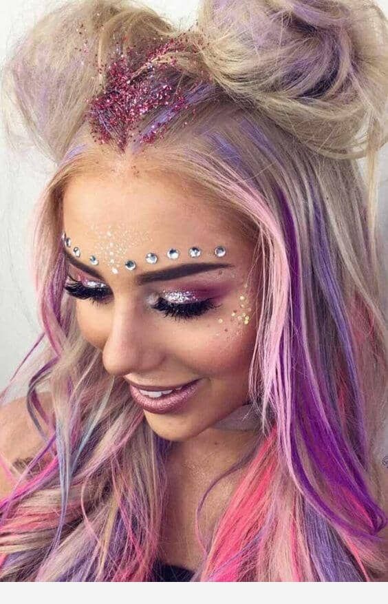 Trucco viso e capelli in stile Coachella