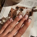 Idea Nail art con unghie corte black french 2020