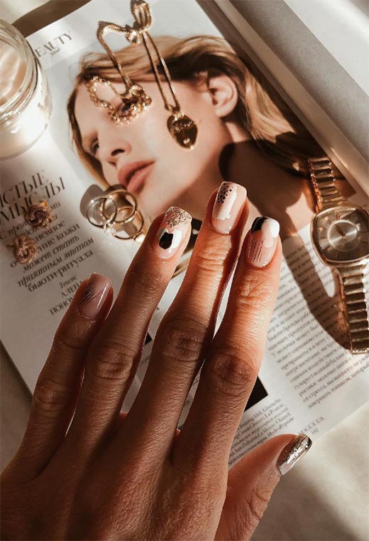 Nail Art astratte con un tocco gold