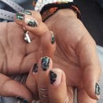 Nail art estiva 2020 con palme