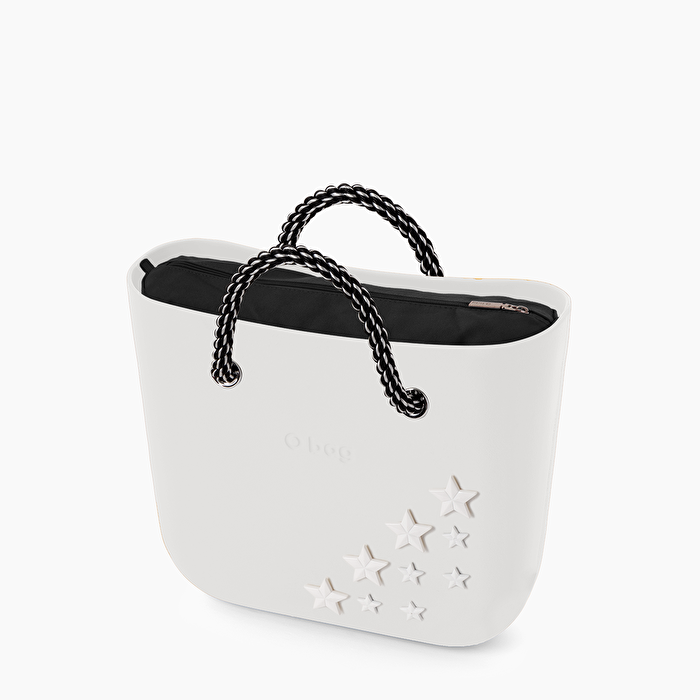 Nuova O Bag mini con stelle e manici in corda prezzo 97 euro