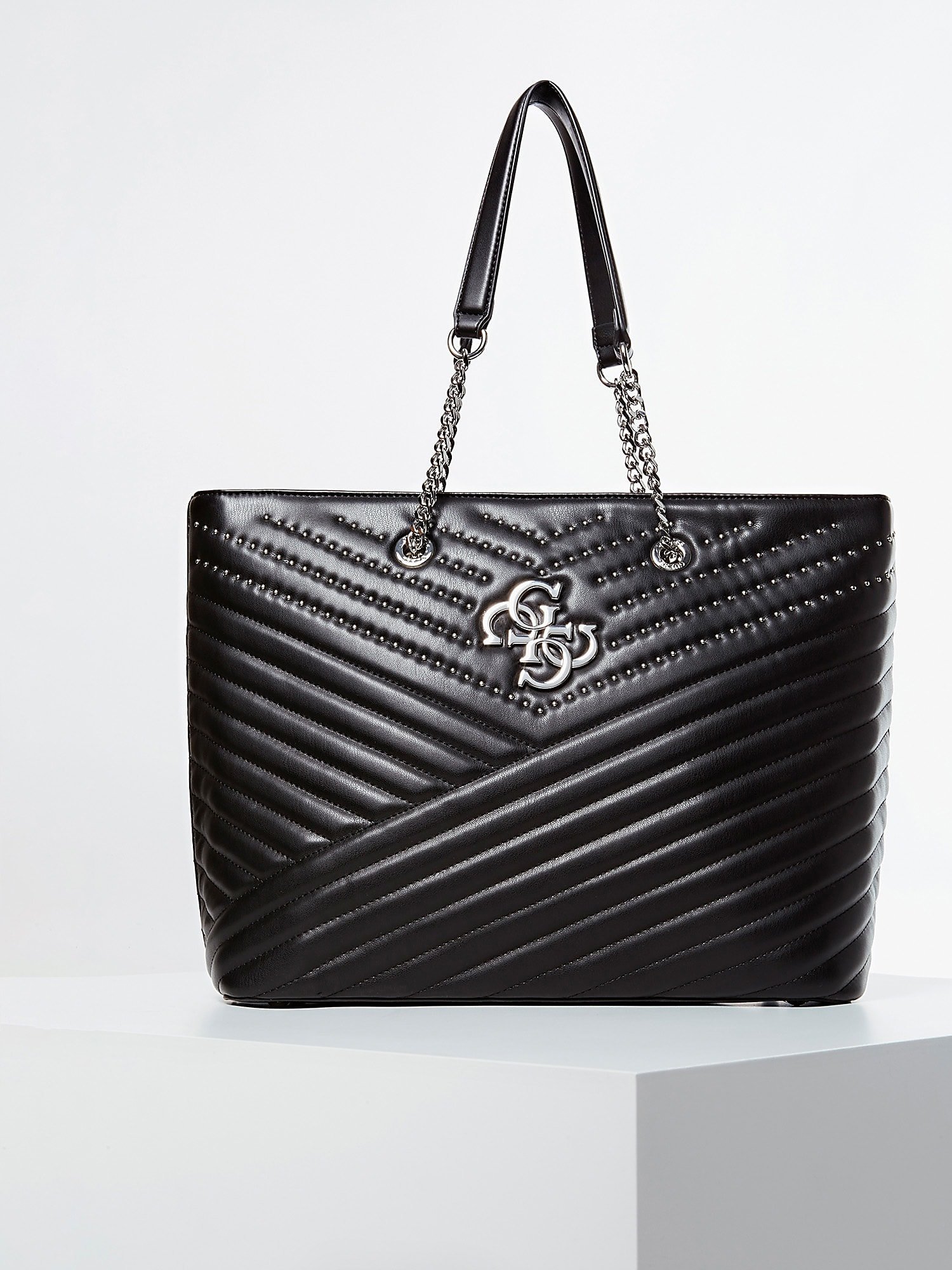 Shopper Corinne Guess estate 2020