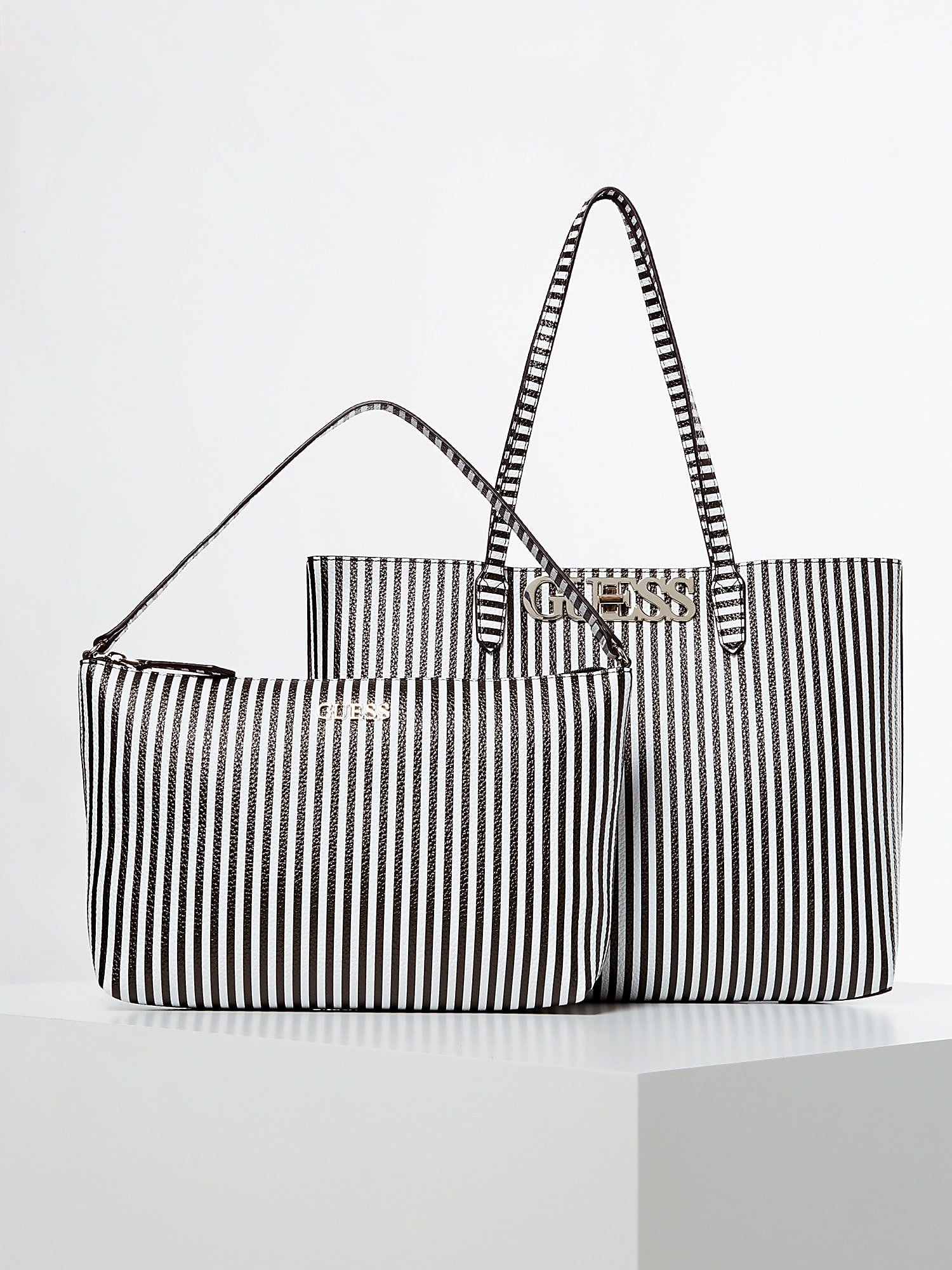 Shopper Guess a righe catalogo estate 2020