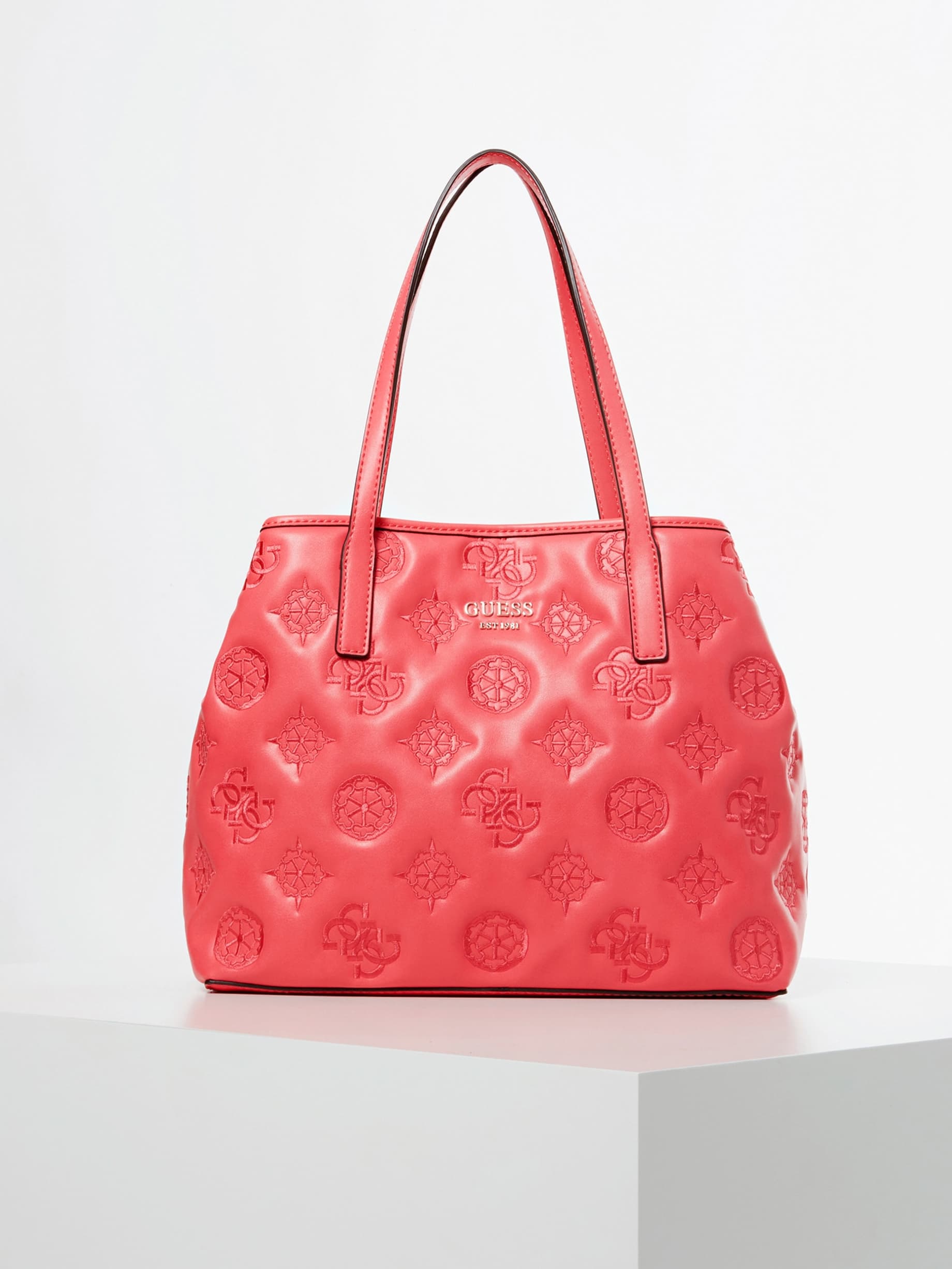 Shopper Guess con logo ricamato estate 2020 prezzo 139 euro