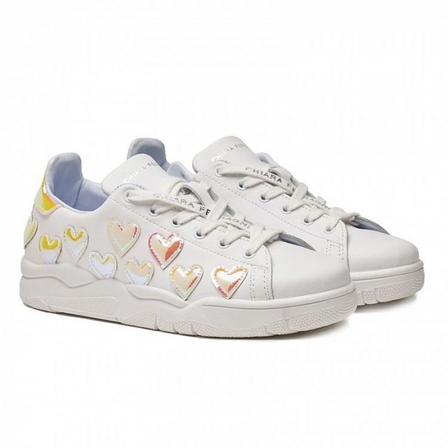 Sneakers Roger Chiara Ferragni con cuori iridescenti 2020 Sneakers Roger Chiara Ferragni con cuori iridescenti 2020