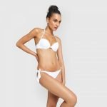 Bikini bianco Yamamay con reggiseno push up estate 2020