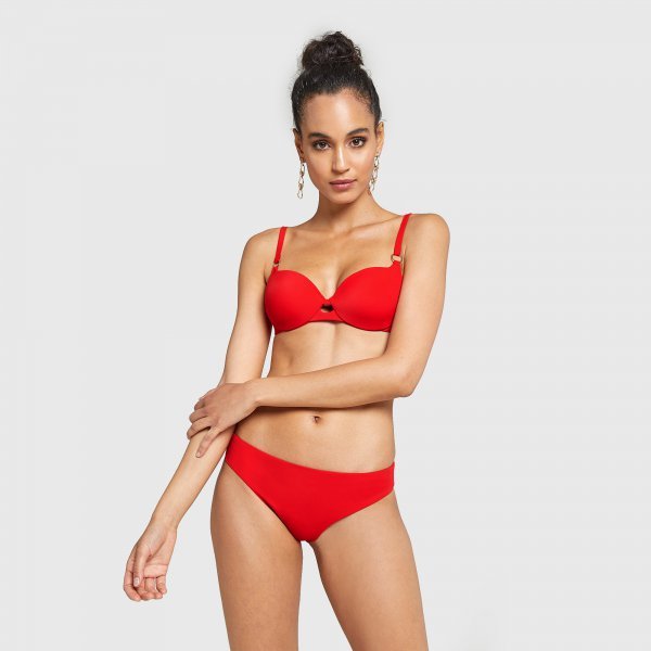 Bikini rosso Yamamay con reggiseno a balconcino estate 2020