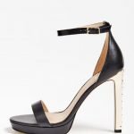 sandali alti Guess in pelle nera con tacco dorato estate 2020