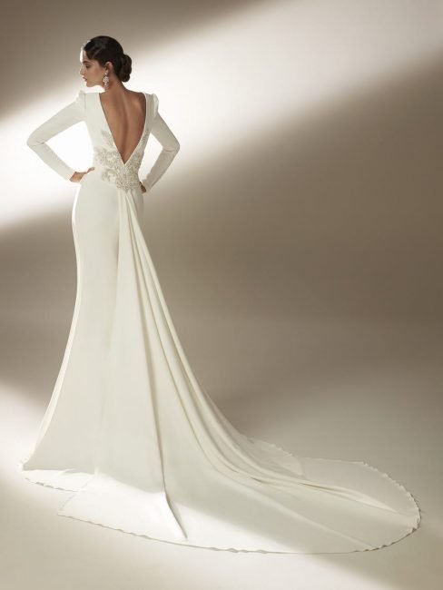 Abito da sposa a sirena a maniche lunghe Pronovias 2021 mod. Katheryn Abito da sposa a sirena a maniche lunghe Pronovias 2021 mod. Katheryn