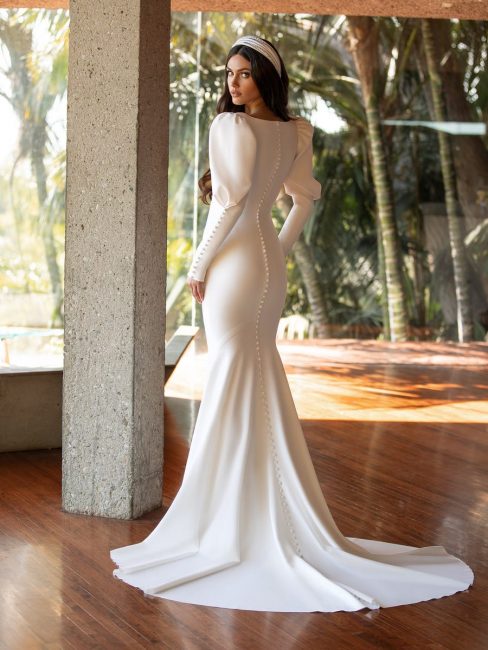 Abito da sposa a sirena con maniche a sbuffo Pronovias 2021 mod Turner Abito da sposa a sirena con maniche a sbuffo Pronovias 2021 mod Turner