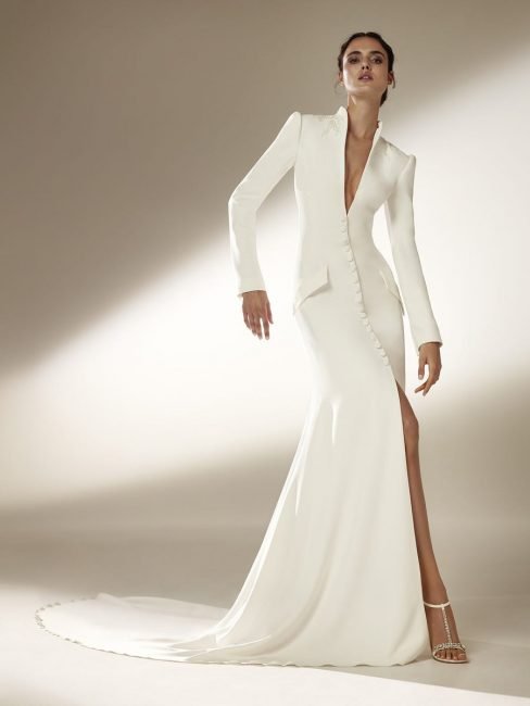 Abito da sposa a sirena con maniche lunghe Pronovias 2021 Abito da sposa a sirena con maniche lunghe Pronovias 2021