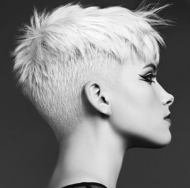 Taglio capelli corti pixie cut estate 2020 Taglio capelli corti pixie cut estate 2020