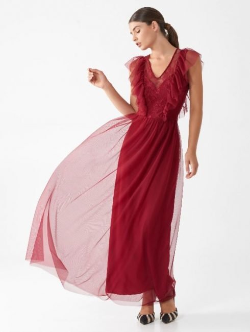 Abito lungo smanicato in tulle rosso Rinascimento Abito lungo smanicato in tulle rosso Rinascimento