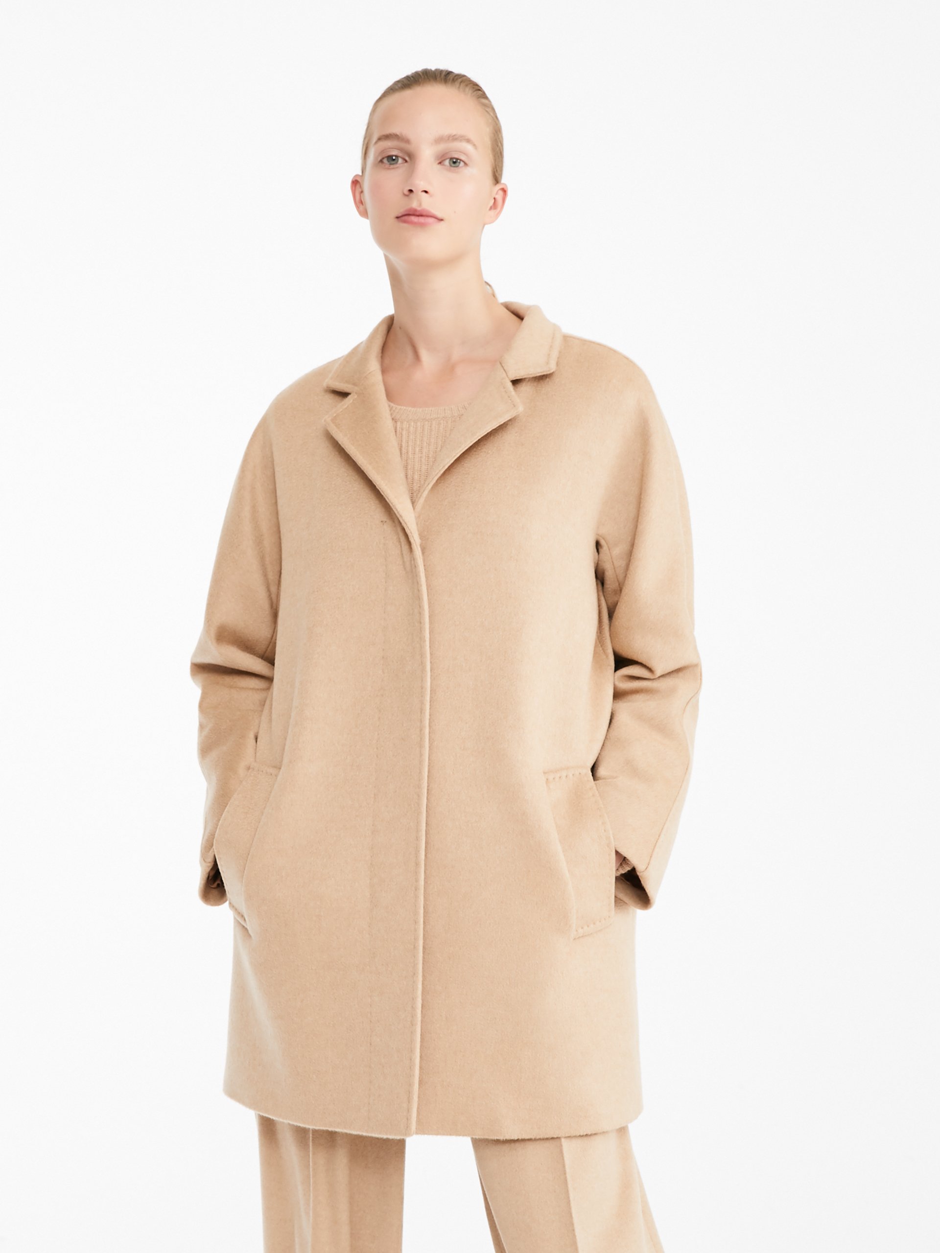 Cappotto Max Mara in cammello e cachemire inverno 2021
