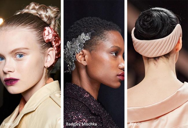 Moda capelli inverno 2021 con cerchietti capovolti sulla nuca Moda capelli inverno 2021 con cerchietti capovolti sulla nuca
