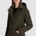 Nuovo Modern Vail Parka donna Woolrich collezione inverno 2021 con colletto